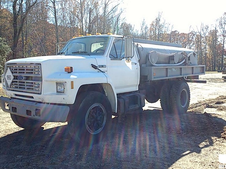 1985 FORD F-800