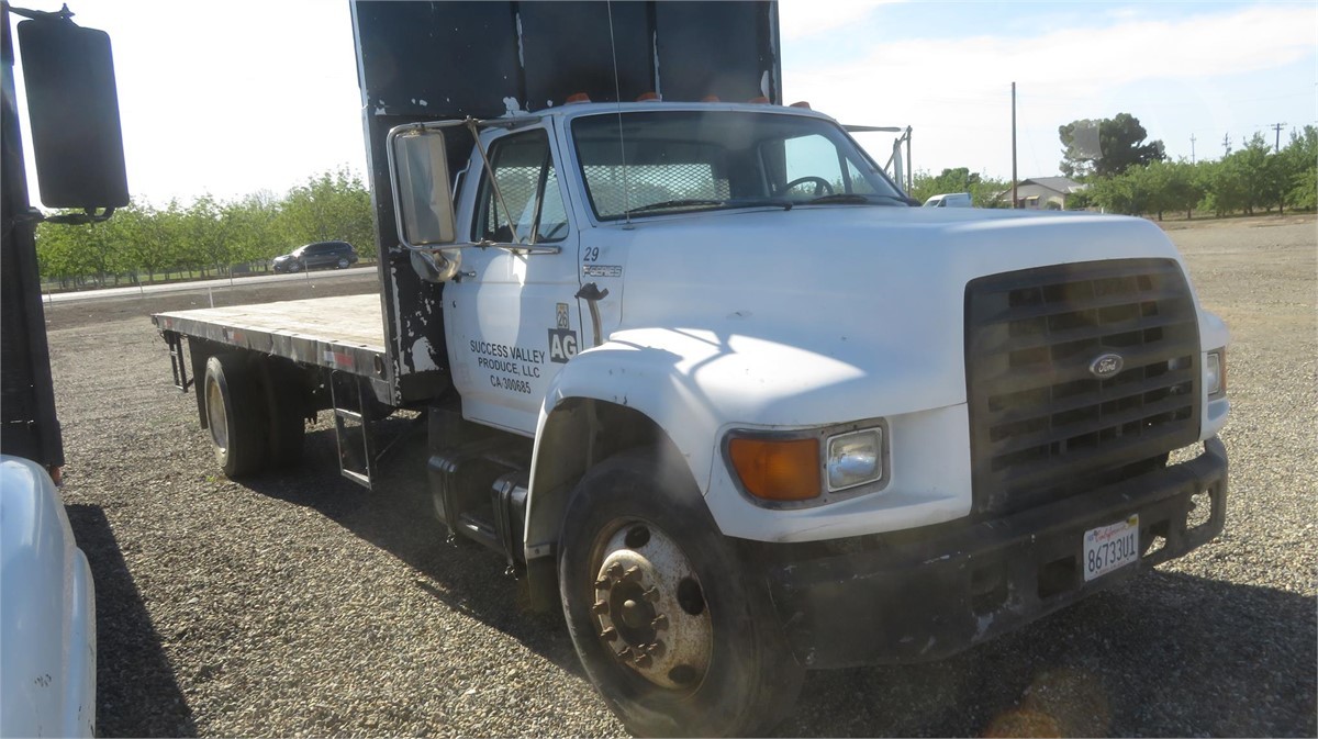 1999 FORD F-800