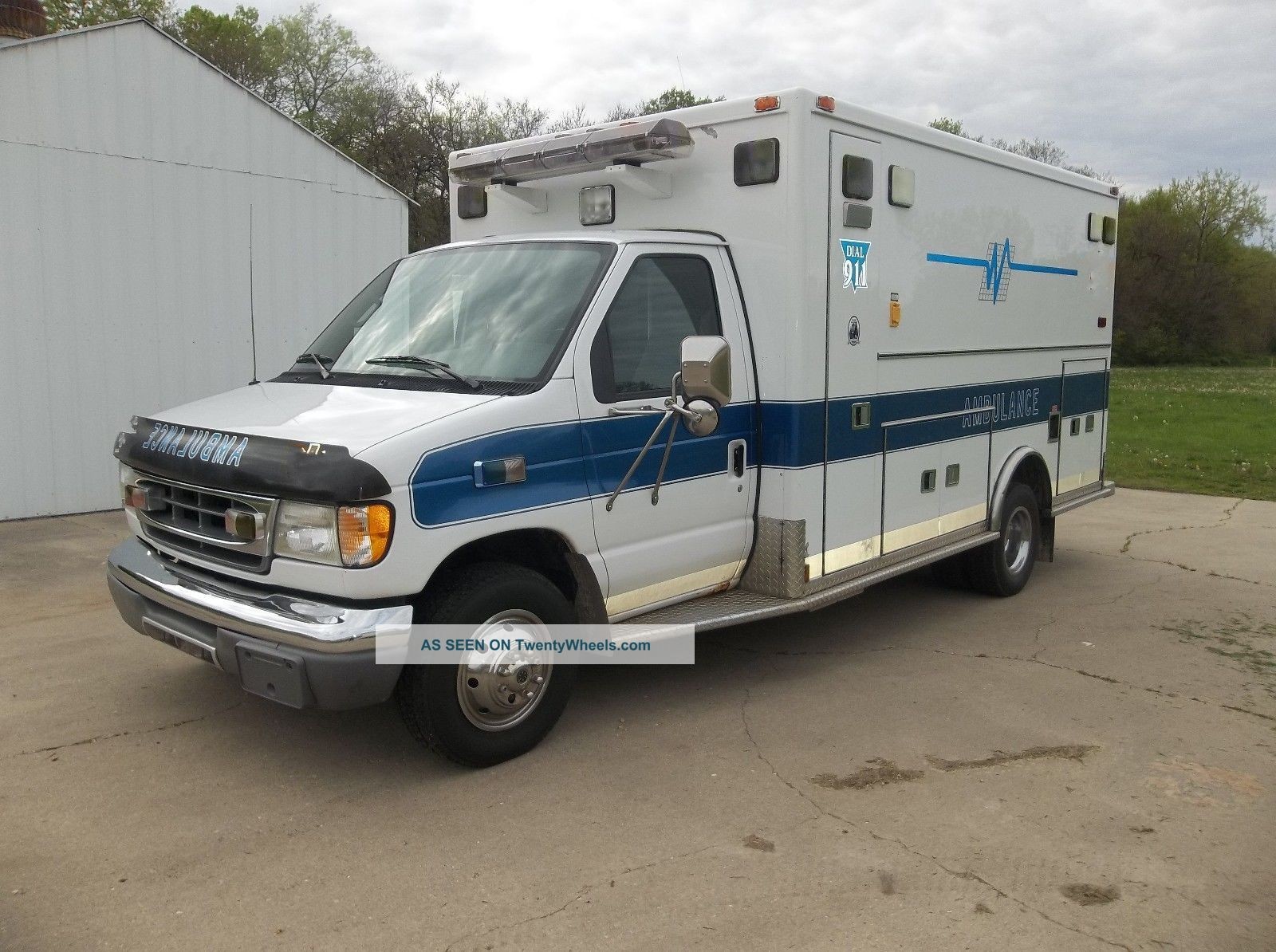 2001 FORD E-450