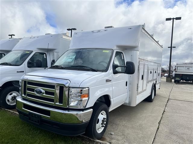 2026 FORD E-450